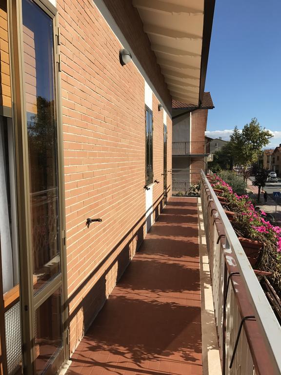 شقة La Signora Dei Fiori غوبيو المظهر الخارجي الصورة